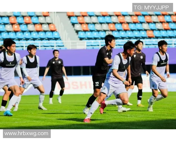 杭州足球队的拼搏之路：从默默无闻到大满贯荣耀的奋斗故事