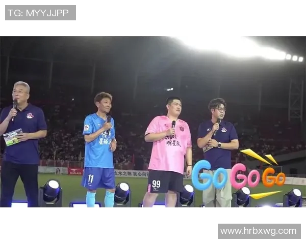 足球明星与粉丝亲密合影瞬间展现人气魅力与温暖互动 足球明星与粉丝亲密合影瞬间展现人气魅力与温暖互动